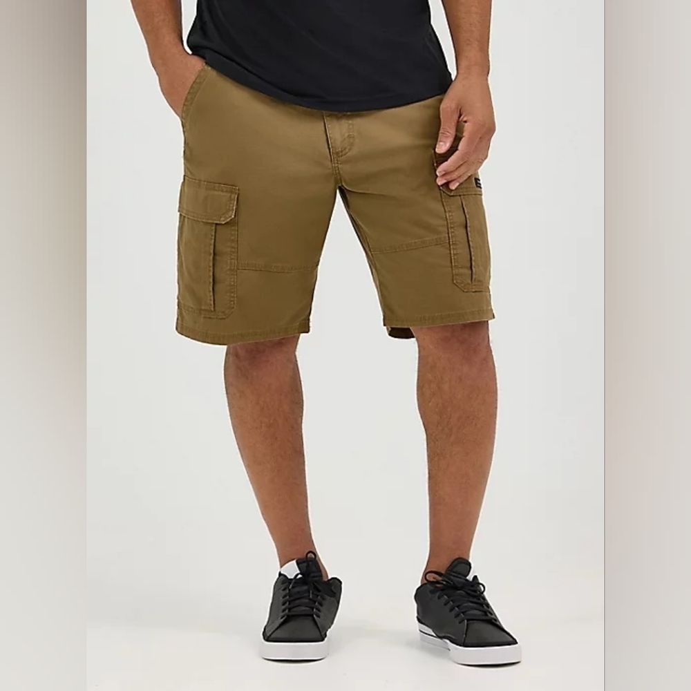 Wrangler Five Star Premium Cargo Short NWT